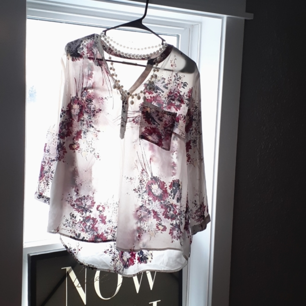 M floral blouse